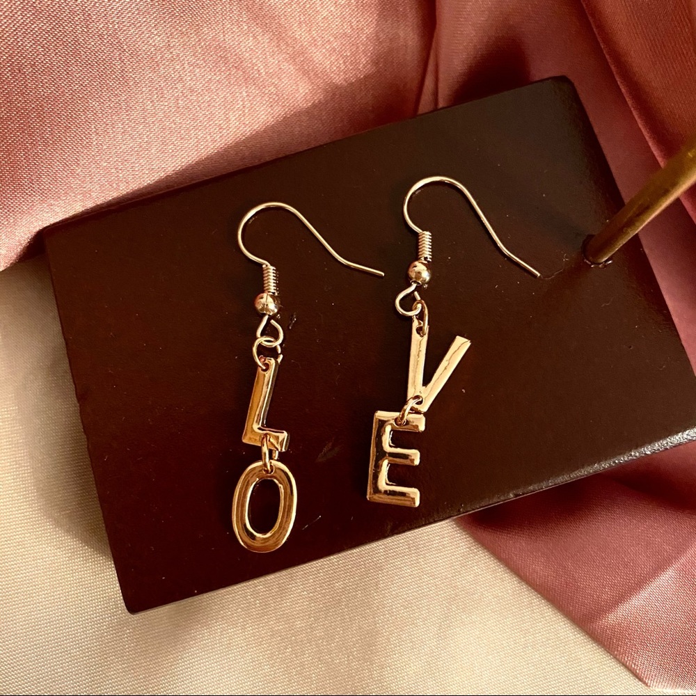 💙💕Last one LOVE Faith 18K Goldplated Hooks - Picture 6 of 7